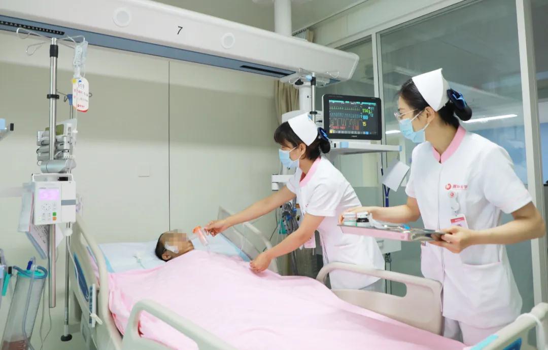 離死亡最近，離希望也更近——記西安國(guó)際醫(yī)學(xué)中心醫(yī)院胸外科ICU