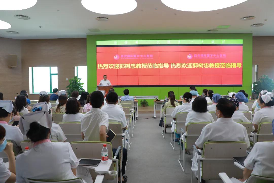 軍醫(yī)大咖齊聚一堂，共敘國(guó)際醫(yī)學(xué)創(chuàng)新發(fā)展