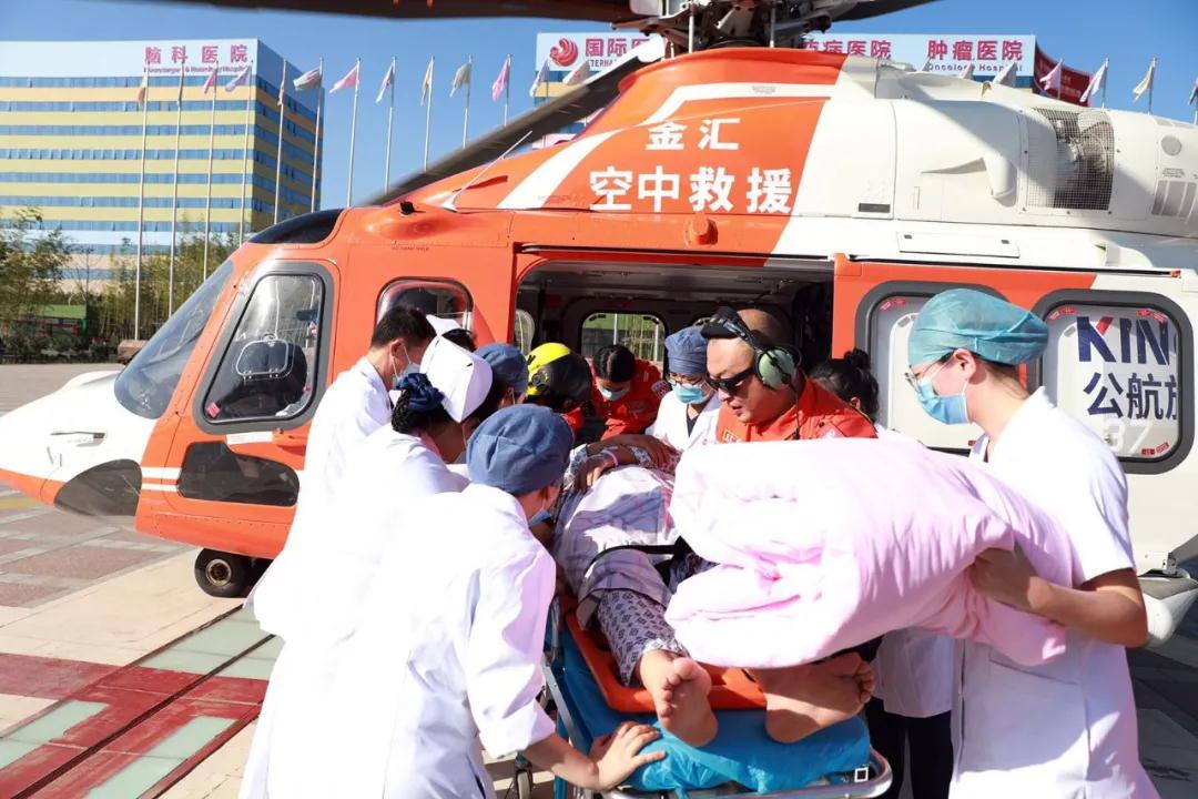 陜西網(wǎng)—生命續(xù)航，分秒必爭(zhēng)！  西安國(guó)際醫(yī)學(xué)中心醫(yī)院緊急救助一名跨省“飛”來(lái)的重癥患者