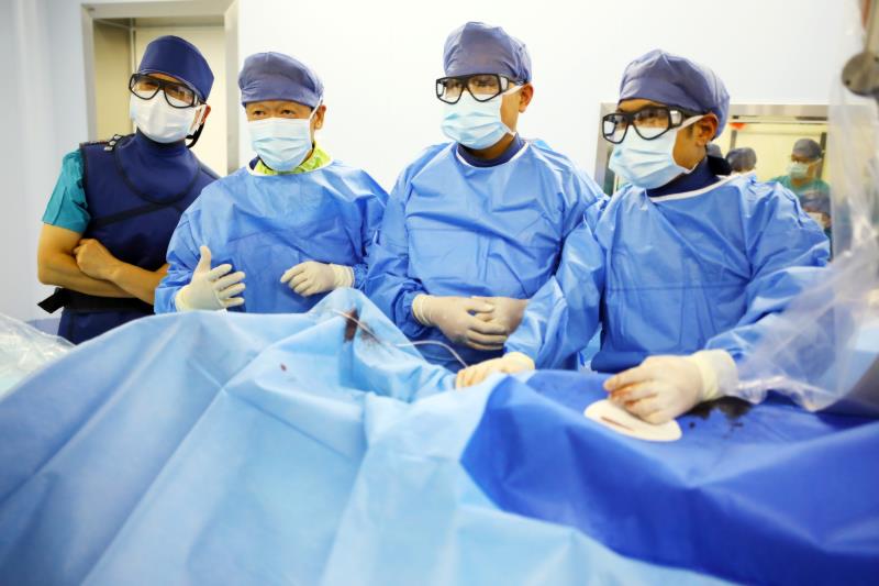 三秦網(wǎng)—?jiǎng)e緊張啊，有我們?cè)谀惴判陌桑?>
				             </a>
                <div   id=