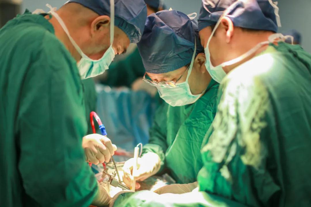 世界首例！我院骨科完成高難度、高科技3D打印可動人工頸椎-椎間盤復合體植入術(shù)