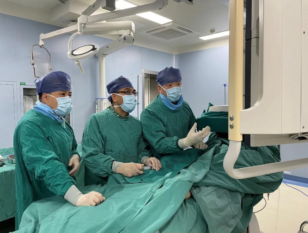 腹壁出現(xiàn)“蚯蚓狀”血管，布加綜合征惹的禍！