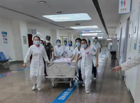 “999”急救集結號響起！他們與時間賽跑......