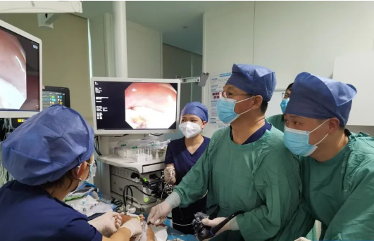 吃雞有風(fēng)險(xiǎn)！多學(xué)科聯(lián)手為71歲老人清除“刺客”