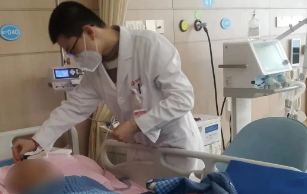 危急重癥、“大白肺” 90%以上恢復(fù)良好，他們?nèi)绾巫龅降模?>
				             </a>
                <div   id=