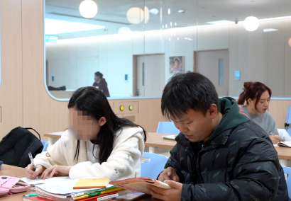 治療、學習兩不誤！病房里開啟了“小課堂”