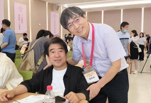 “醫(yī)”往情深15載！一位基層“輪椅”醫(yī)生和醫(yī)學(xué)大咖的故事