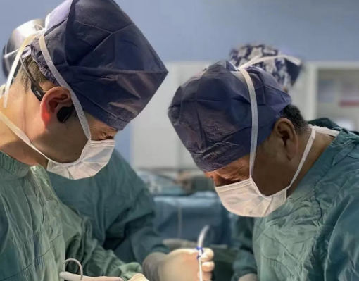 這臺手術，只有他......