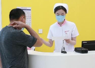 大口吃肉，大碗喝酒！胰腺炎、膽結(jié)石可能已經(jīng)在路上了