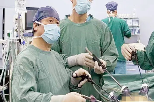 68cm橡膠水管吞入腹中！我院普外科腹腔鏡微創(chuàng)手術緊急施救！