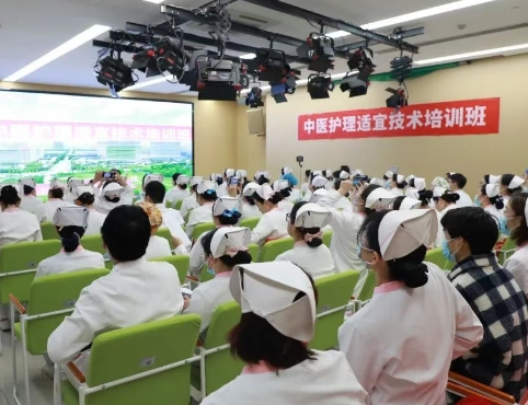 卷技能！護(hù)理骨干集體“充電” 解鎖四大中醫(yī)硬核技術(shù)