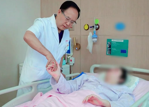“智能教練”來了！賀西京團(tuán)隊(duì)用AI為截癱患者“定制”理想步態(tài)